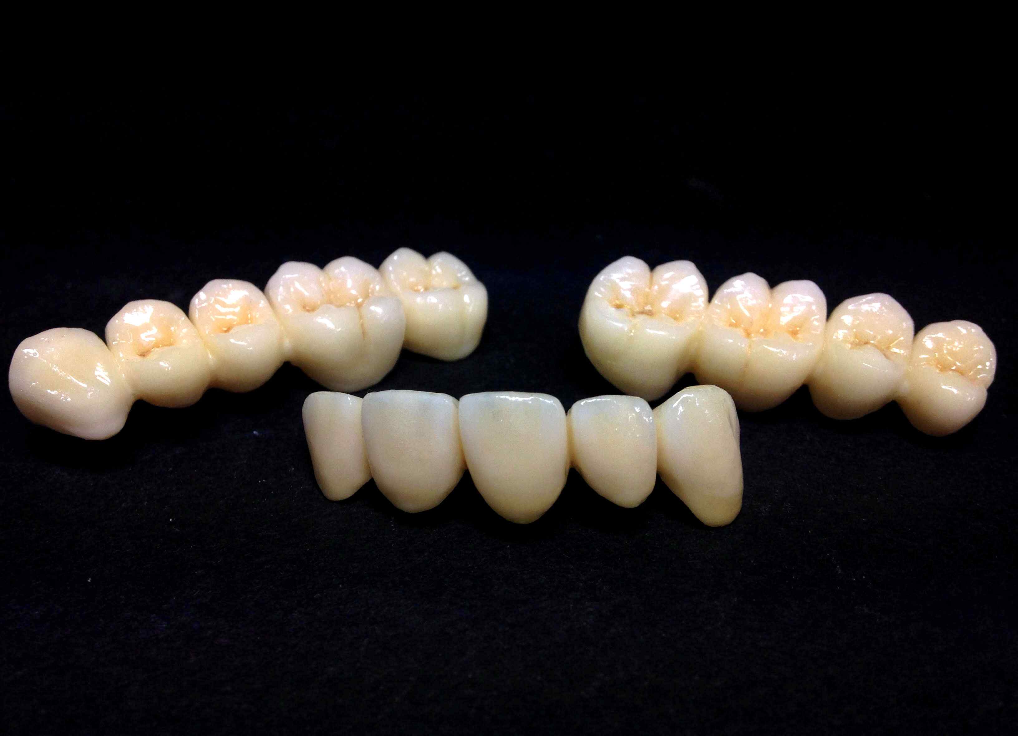 טכנאות שיניים SR Dentline