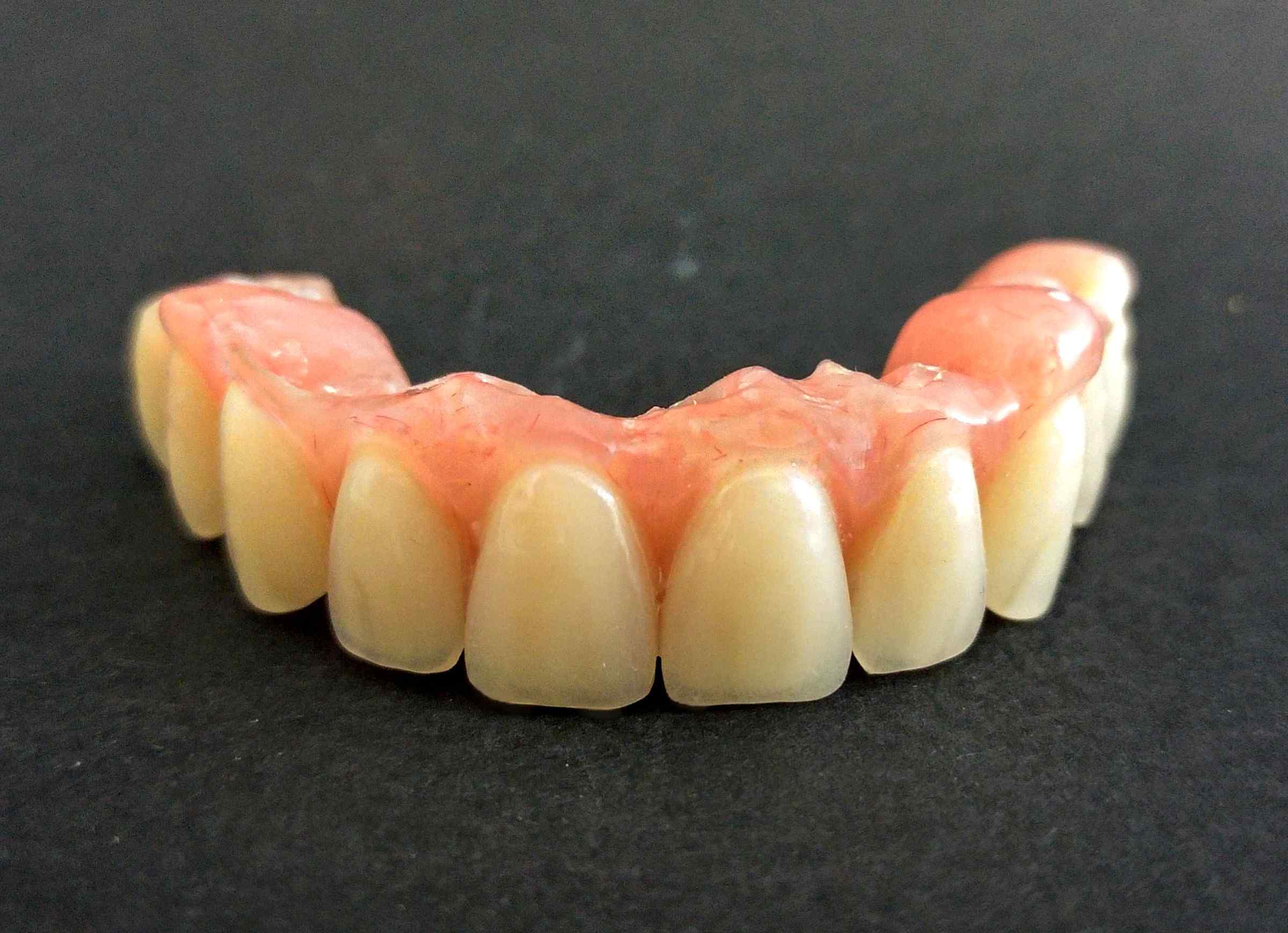טכנאות שיניים SR Dentline