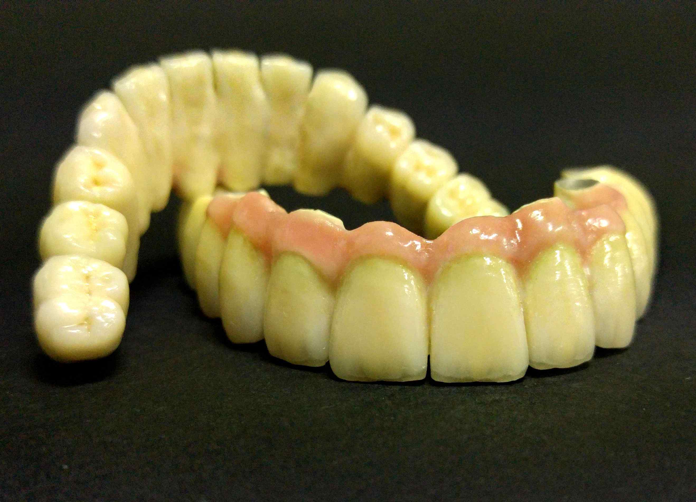 טכנאות שיניים SR Dentline